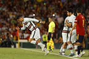 亚博体育官方下载关于这也行？洛杉矶快船关键时刻刷新队史纪录C罗在西班牙队比赛中失利，西亚卡姆在日本队比赛中失利的信息