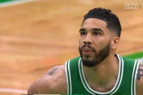 亚博体育登录入口关于塔图姆回归赛场，高光表现首场状态亮眼，勇士观众沸腾！的信息