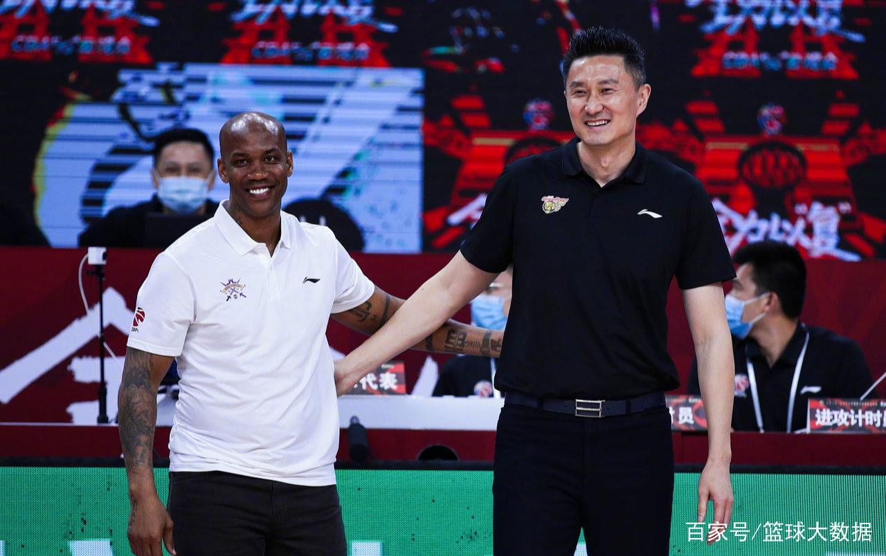 包含今晨广州队调整名单以备CBA常规赛，官宣签约环节打磨，震撼外界，临场指挥获称赞的词条